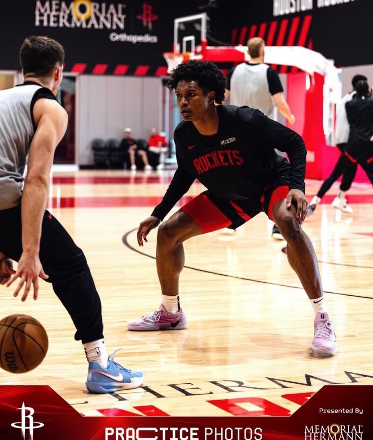 火箭碾压江苏队，字母哥统治全场